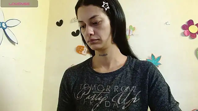 Snapshot of Akasha001 chatting on October 6, 2025, 1:23 pm Akasha001 online show from October 6, 2025, 1:23 pm