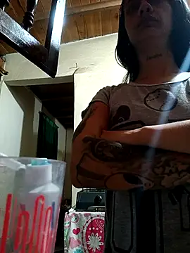 Snapshot of Akasha001 chatting on October 5, 2025, 10:06 am Akasha001 online show from October 5, 2025, 10:06 am