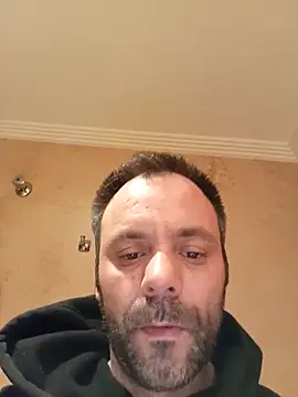 manchego85 online show from November 30, 2025, 2:01 am