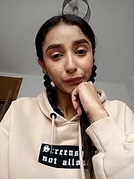 Snapshot of CandyFoxter_ chatting on November 4, 2025, 8:51 am CandyFoxter online show from November 4, 2025, 8:51 am