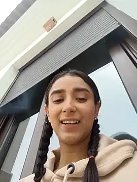 Snapshot of CandyFoxter_ chatting on October 29, 2025, 8:57 am CandyFoxter online show from October 29, 2025, 8:57 am