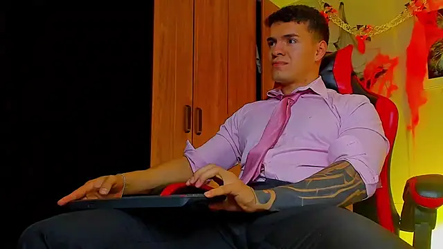 Snapshot of ALPHA_DOMINUS_ chatting on October 21, 2025, 3:50 am ALPHA DOMINUS  online show from October 21, 2025, 3:50 am