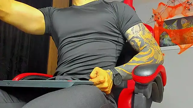 Snapshot of ALPHA_DOMINUS_ chatting on October 16, 2025, 3:59 am ALPHA DOMINUS  online show from October 16, 2025, 3:59 am