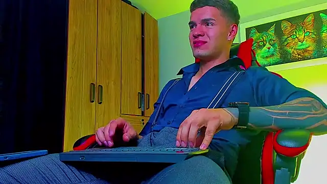 Snapshot of ALPHA_DOMINUS_ chatting on September 24, 2025, 4:08 am ALPHA DOMINUS  online show from September 24, 2025, 4:08 am