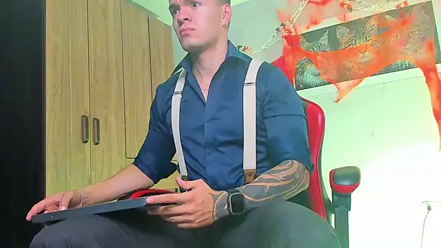 Snapshot of ALPHA_DOMINUS_ chatting on November 2, 2025, 4:28 am ALPHA DOMINUS  online show from November 2, 2025, 4:28 am