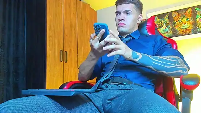 Snapshot of ALPHA_DOMINUS_ chatting on October 2, 2025, 3:54 am ALPHA DOMINUS  online show from October 2, 2025, 3:54 am