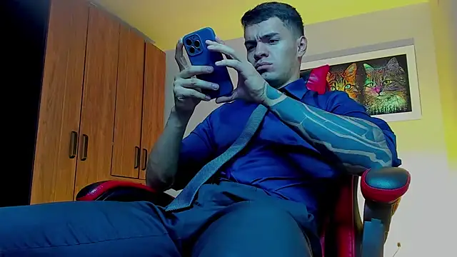 Snapshot of ALPHA_DOMINUS_ chatting on September 10, 2025, 4:00 am ALPHA DOMINUS  online show from September 10, 2025, 4:00 am