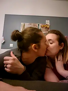 Snapshot of AndHerXO chatting on February 1, 2026, 9:02 pm AndHerXO online show from February 1, 2026, 9:02 pm