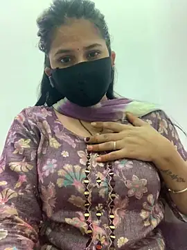 misharani00 online show from September 29, 2025, 12:28 am