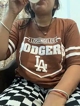 misharani00 online show from October 22, 2025, 12:10 am