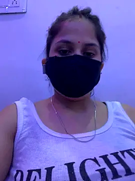 misharani00 online show from September 19, 2025, 1:04 pm