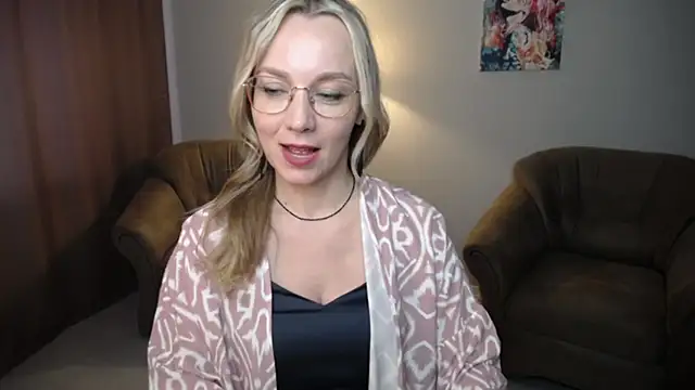 Ava Elior online show from June 3, 2026, 2:33 pm