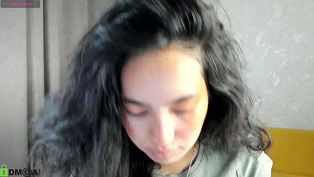 FlirtyAura online show from December 15, 2025, 3:45 am