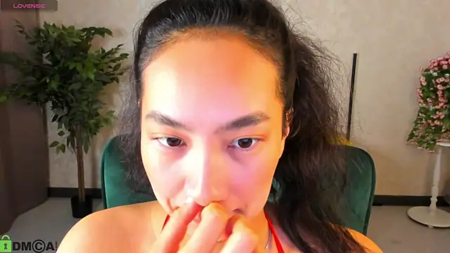 FlirtyAura online show from December 21, 2025, 3:30 am