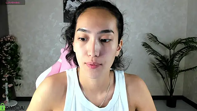 FlirtyAura online show from September 15, 2025, 3:51 am