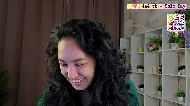 FlirtyAura online show from June 2, 2026, 3:28 am