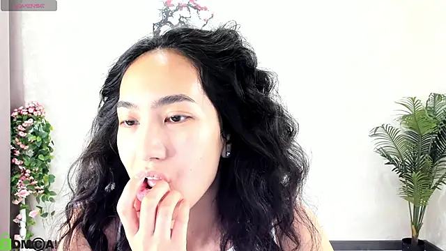 FlirtyAura online show from October 9, 2025, 1:39 am