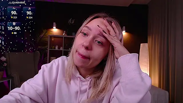 Pooja Hegde online show from October 9, 2025, 1:06 am