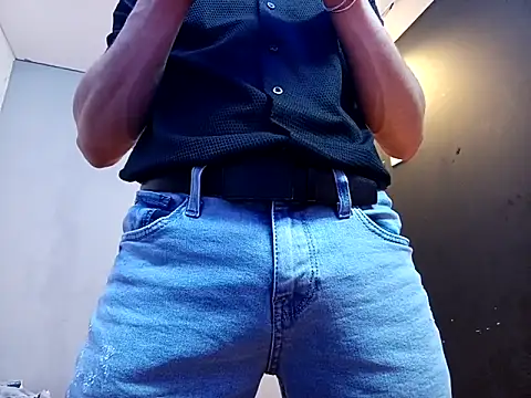 Snapshot of jhonny_thes28 chatting on September 17, 2025, 7:54 am jhonny thes28 online show from September 17, 2025, 7:54 am