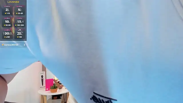 connorsmiith online show from September 24, 2025, 12:51 am