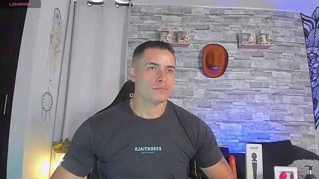 Snapshot of connorsmiith chatting on November 13, 2025, 8:35 pm connorsmiith online show from November 13, 2025, 8:35 pm