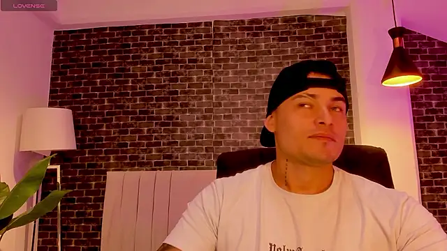 Snapshot of connorsmiith chatting on March 4, 2026, 2:58 pm connorsmiith online show from March 4, 2026, 2:58 pm