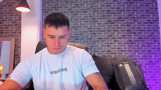 connorsmiith online show from September 29, 2025, 12:00 pm