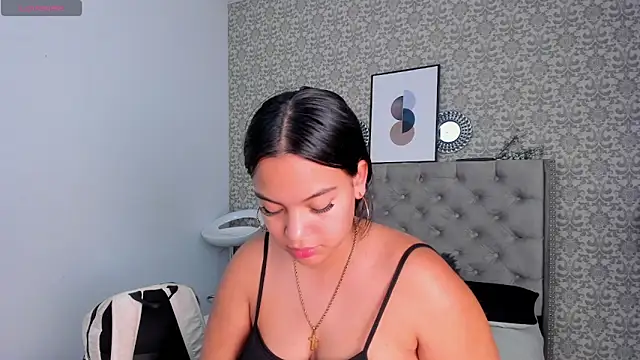 Grace Hollis online show from September 11, 2025, 5:13 pm