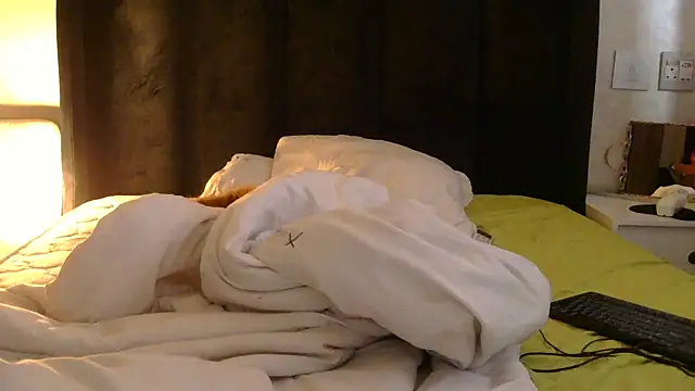 Snapshot of Ivysol chatting on October 17, 2025, 6:28 am Ivysol online show from October 17, 2025, 6:28 am