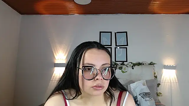 Megan 05  online show from October 3, 2025, 6:09 pm