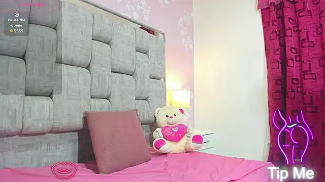 KatySweetas online show from September 26, 2025, 7:32 pm