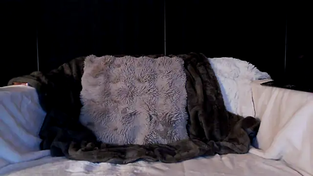 Snapshot of Zoe_Fisher chatting on October 22, 2025, 6:18 pm Zoe Fisher online show from October 22, 2025, 6:18 pm