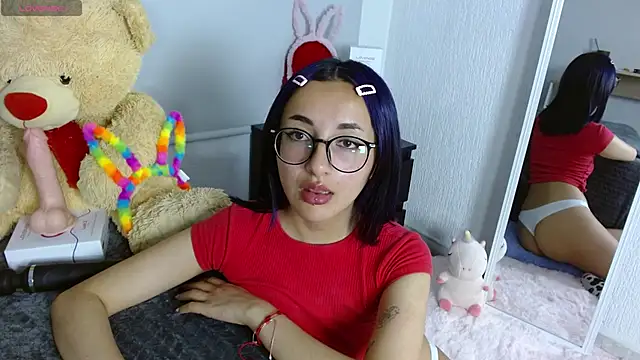 Littlee Bunny  online show from September 9, 2025, 11:52 am