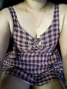 Snapshot of babyangela14 chatting on October 22, 2025, 4:01 am babyangela14 online show from October 22, 2025, 4:01 am