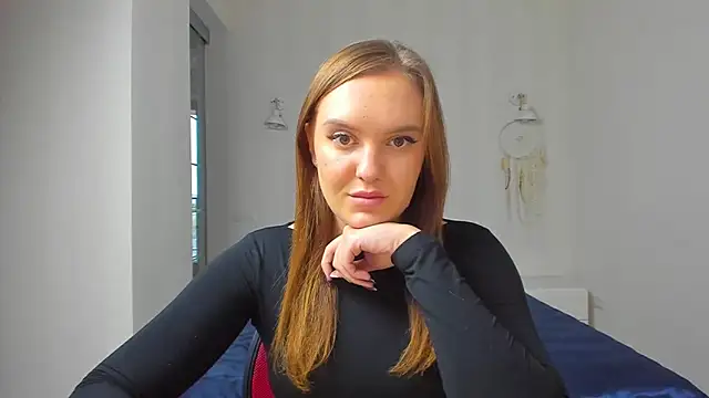 EmmaNorman online show from October 27, 2025, 2:07 pm