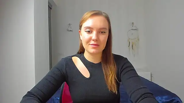 EmmaNorman online show from October 26, 2025, 3:23 pm