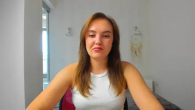 EmmaNorman online show from September 20, 2025, 10:20 am