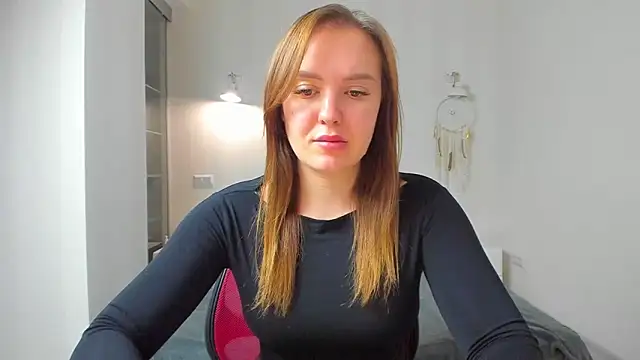 EmmaNorman online show from September 30, 2025, 7:53 pm