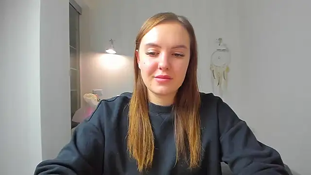 EmmaNorman online show from October 8, 2025, 4:19 pm