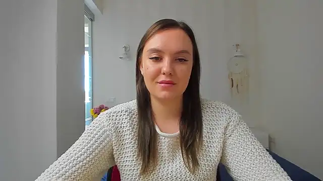 EmmaNorman online show from October 31, 2025, 8:33 am