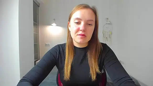 EmmaNorman online show from October 1, 2025, 8:02 pm