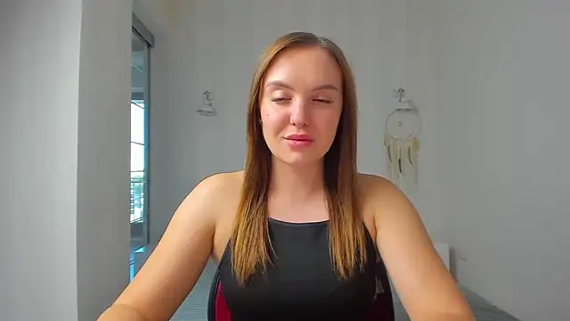 EmmaNorman online show from September 28, 2025, 2:57 pm