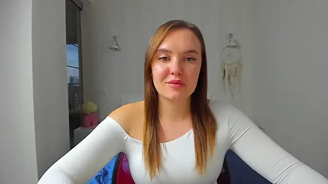 EmmaNorman online show from October 20, 2025, 3:12 pm