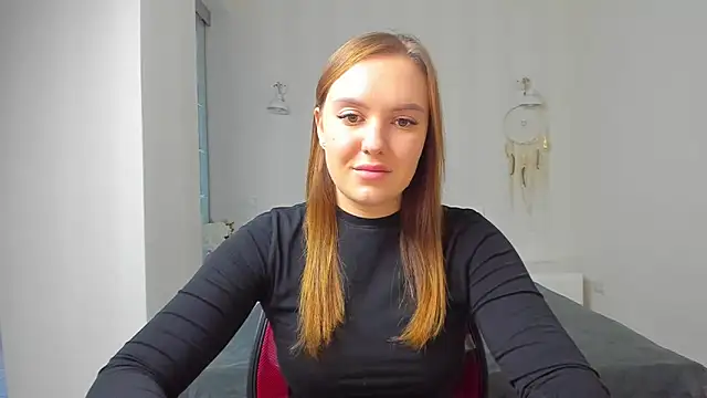 EmmaNorman online show from October 12, 2025, 2:29 pm