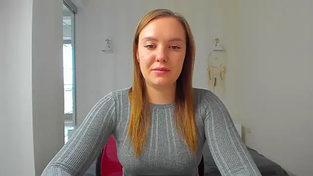 EmmaNorman online show from September 29, 2025, 12:55 pm