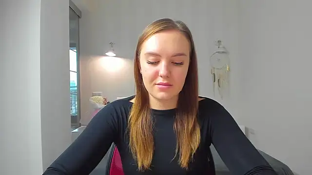 EmmaNorman online show from October 9, 2025, 2:28 pm