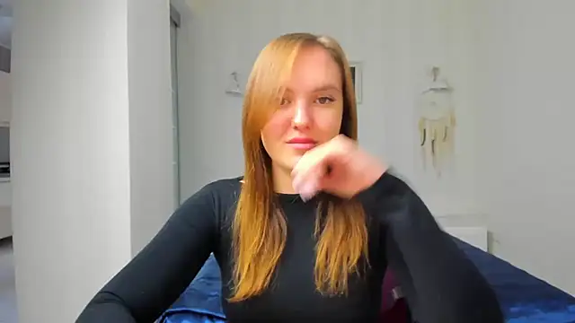 EmmaNorman online show from October 23, 2025, 1:54 pm