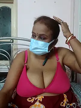 Snapshot of Barna_Love chatting on November 2, 2025, 6:13 pm Barna Love online show from November 2, 2025, 6:13 pm