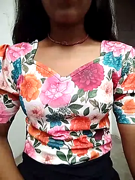 Snapshot of Naina_04 chatting on September 30, 2025, 4:51 am Naina 04 online show from September 30, 2025, 4:51 am