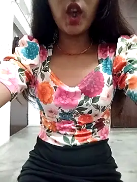 Snapshot of Naina_04 chatting on October 2, 2025, 3:59 pm Naina 04 online show from October 2, 2025, 3:59 pm